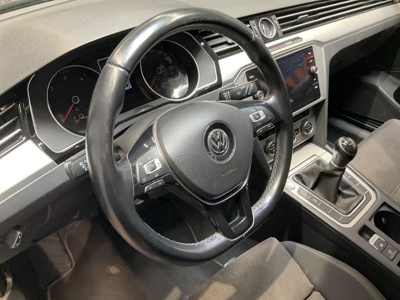 Volkswagen Passat 2.0 TDI Comfortline BlueMotion Tech 2017 – снимка 25