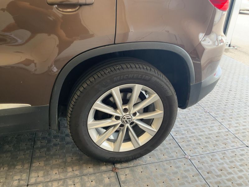 Volkswagen Tiguan 2.0 TDI Sport & Style 4Motion BlueMotion Tech 2011 – снимка 5