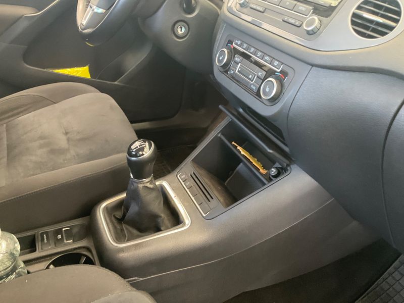 Volkswagen Tiguan 2.0 TDI Sport & Style 4Motion BlueMotion Tech 2011 – снимка 46