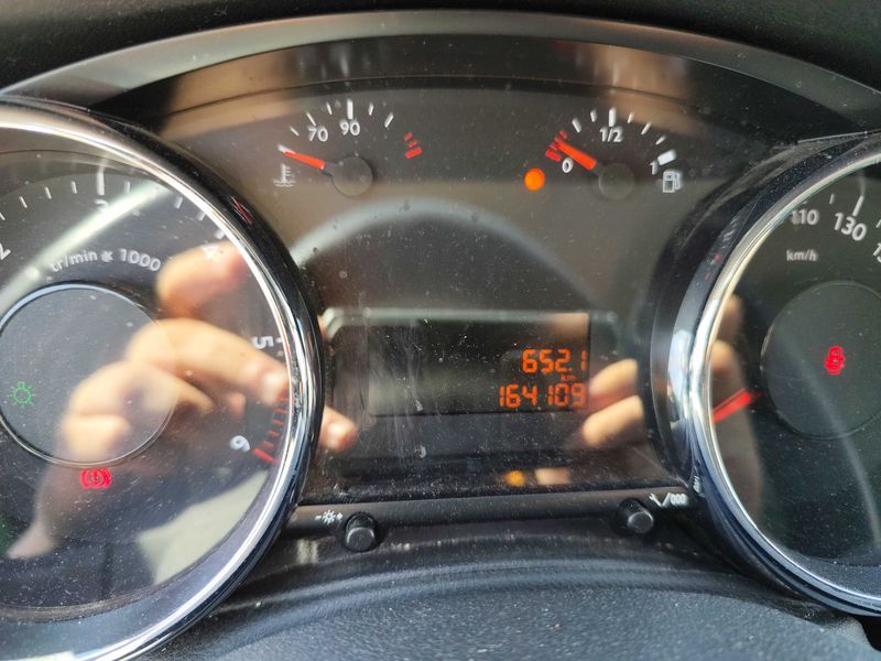 Peugeot 5008 2.0 HDi Active 2012 – снимка 12