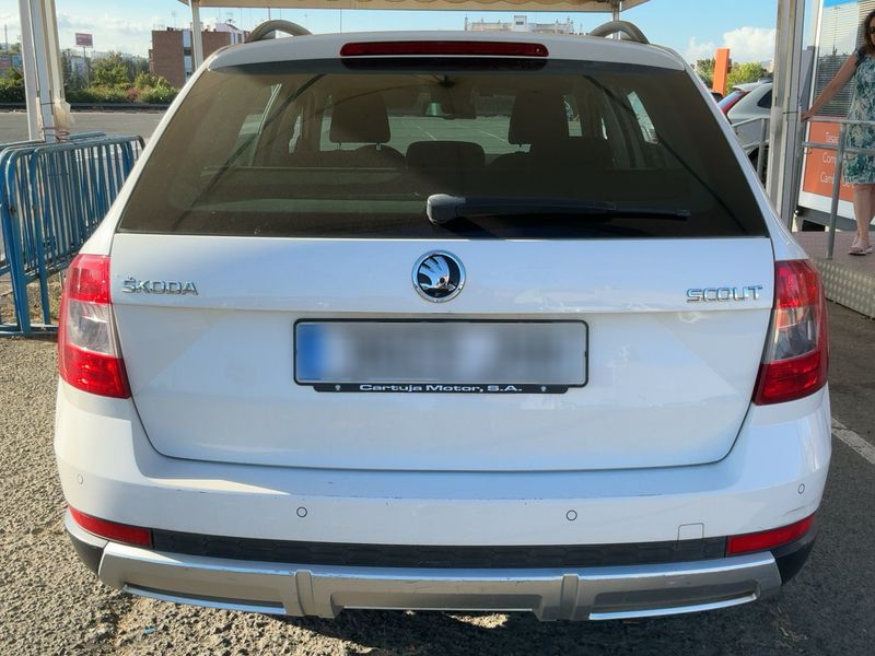 Skoda Octavia 2.0 TDI Scout 4x4 2015 – снимка 7