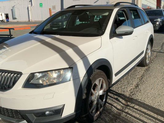 Skoda Octavia 2.0 TDI Scout 4x4 2015 – снимка 2