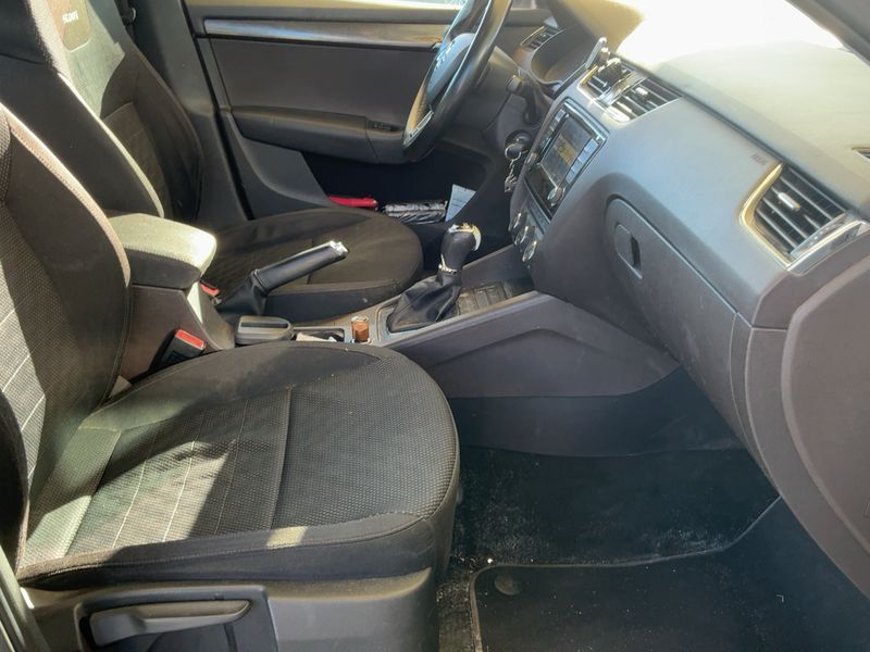 Skoda Octavia 2.0 TDI Scout 4x4 2015 – снимка 16