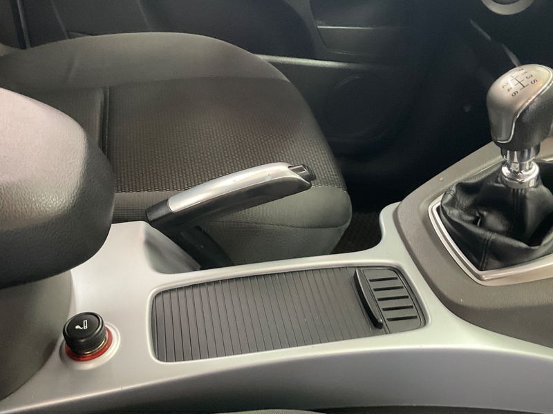 Ford Kuga 2.0 TDCi Trend 2012 – снимка 22