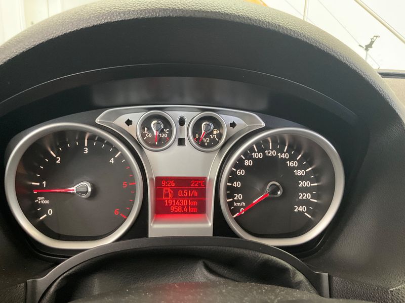 Ford Kuga 2.0 TDCi Trend 2012 – снимка 19