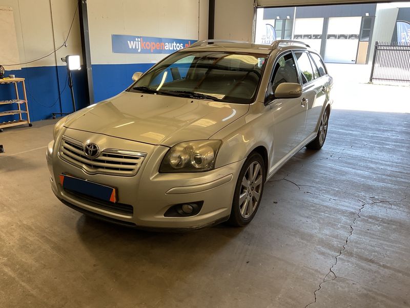 Toyota Avensis 2.0 D-4D Sol 2009 – снимка 1
