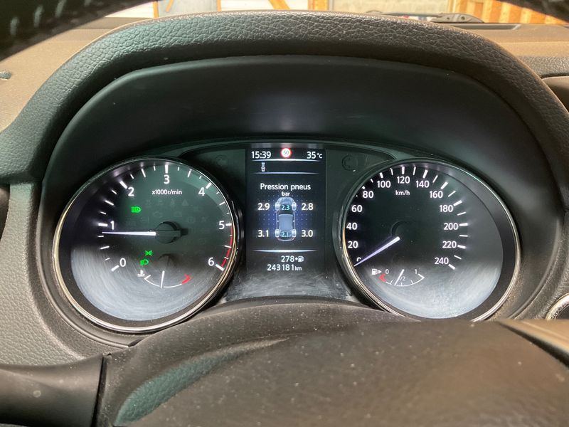Nissan Qashqai 1.6 dCi N-Connecta 2016 – снимка 18