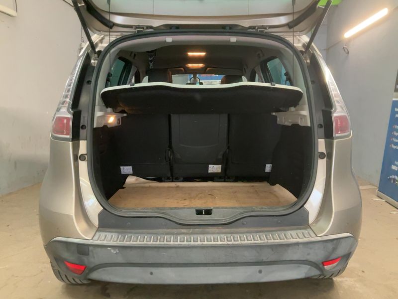 Renault Scenic 1.5 dCi Dynamique 2012 – снимка 15