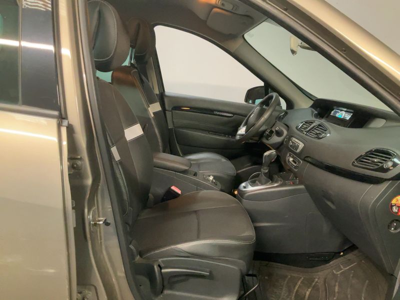 Renault Scenic 1.5 dCi Dynamique 2012 – снимка 16