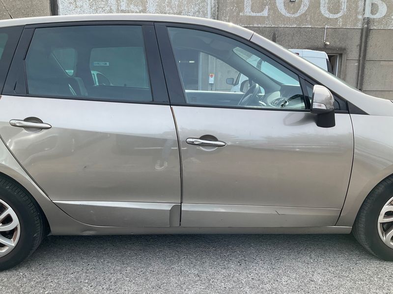 Renault Scenic 1.5 dCi Dynamique 2012 – снимка 10