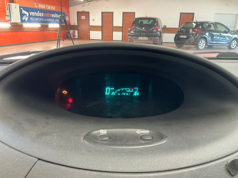 Toyota Yaris 1.4 D-4D Terra 2004 – снимка 4