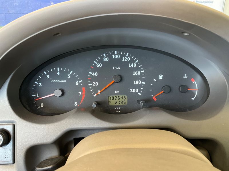 Nissan Micra 1.0 Comfort 2002 – снимка 4
