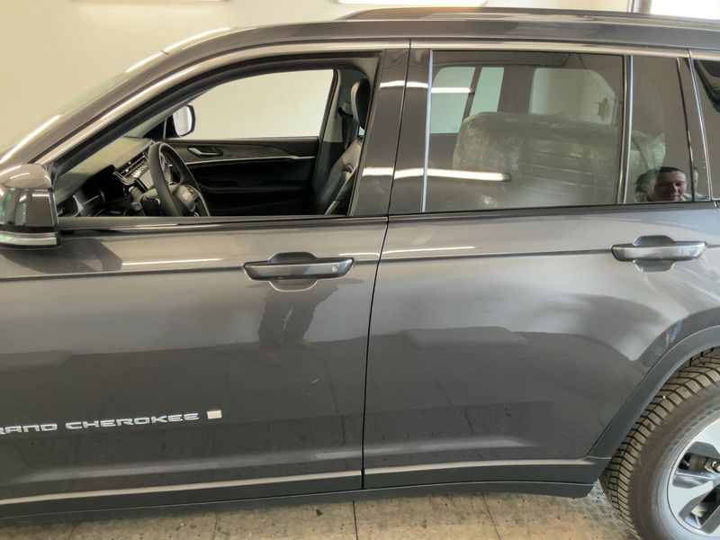 Jeep Grand Cherokee 2.0 4xe Plug-in Hybrid Limited 2023 – снимка 4