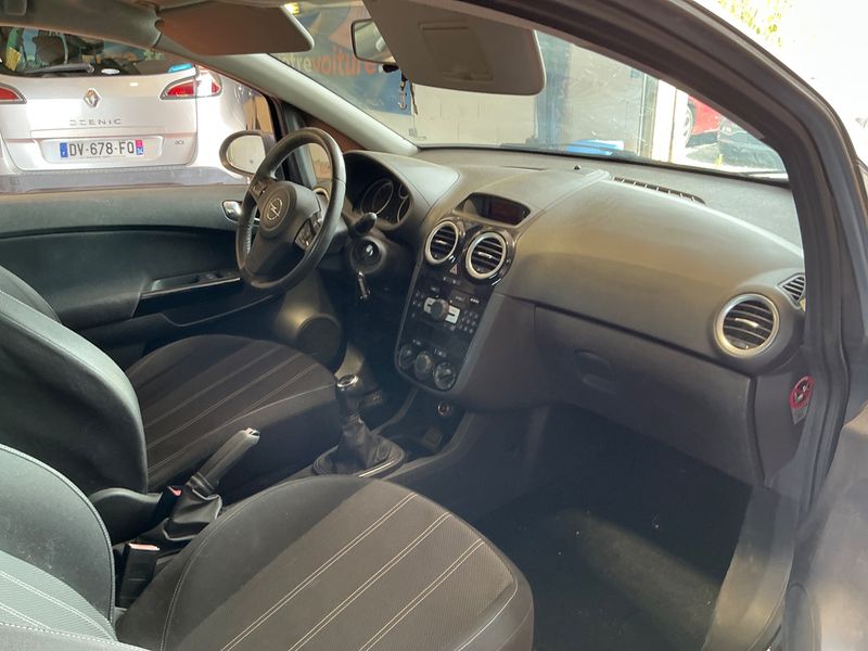 Opel Corsa 1.4 Color Edition 2013 – снимка 3