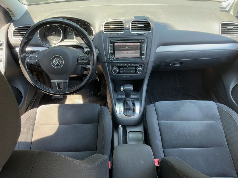 Volkswagen Golf VI 2.0 TDI Carat 2010 – снимка 17