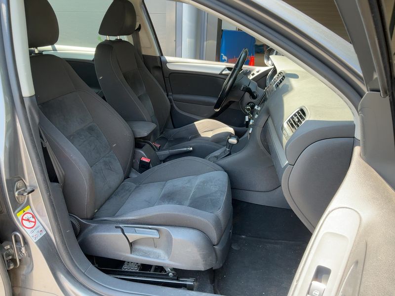 Volkswagen Golf VI 2.0 TDI Carat 2010 – снимка 16