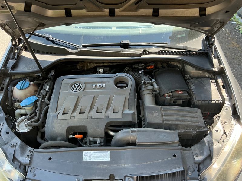 Volkswagen Golf VI 2.0 TDI Carat 2010 – снимка 30