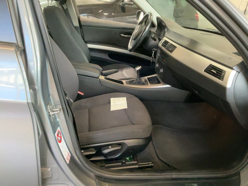 BMW 3er 320i 2011 – снимка 17