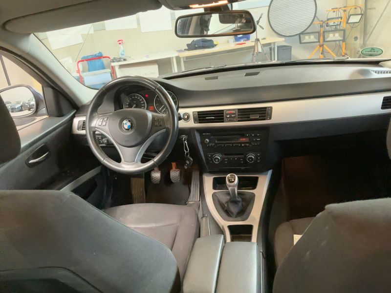 BMW 3er 320i 2011 – снимка 18