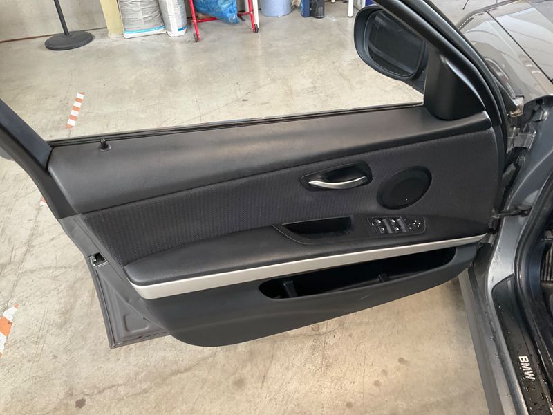 BMW 3er 320i 2011 – снимка 29