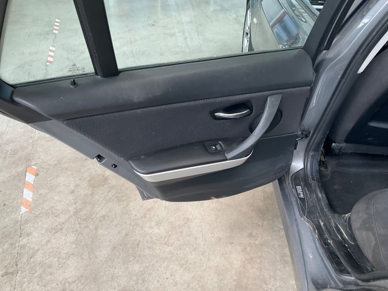 BMW 3er 320i 2011 – снимка 28