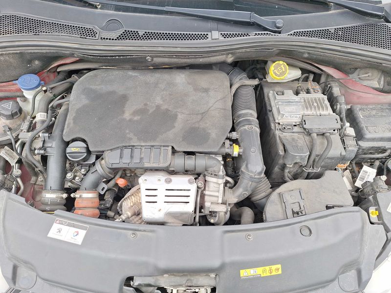 Peugeot 208 1.2 e-THP GT Line 2016 – снимка 8