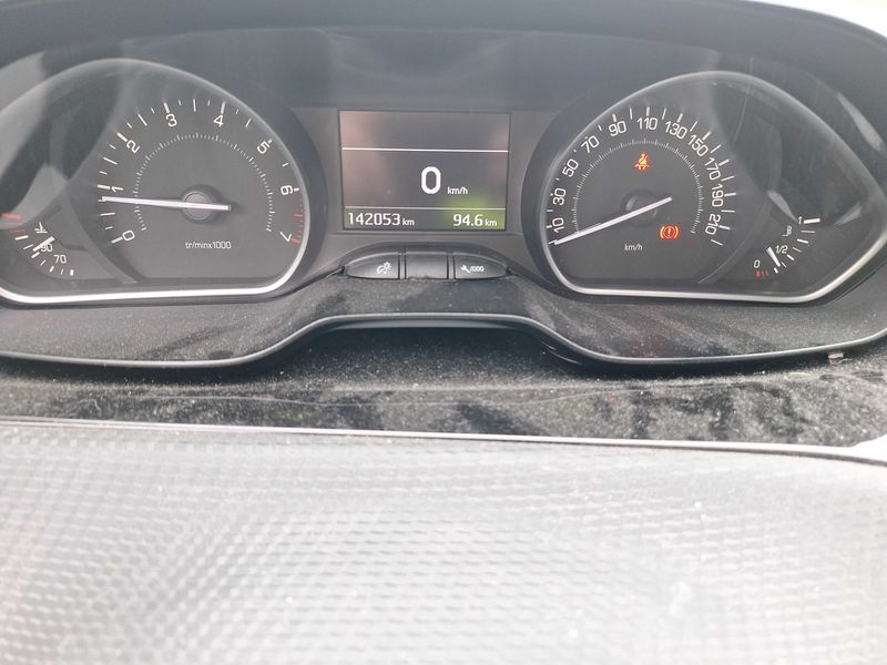 Peugeot 208 1.2 e-THP GT Line 2016 – снимка 12