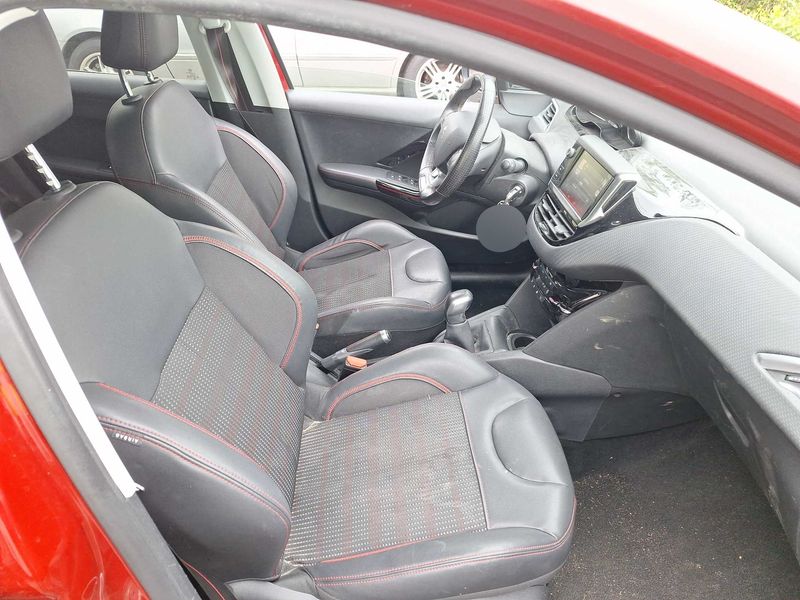 Peugeot 208 1.2 e-THP GT Line 2016 – снимка 10