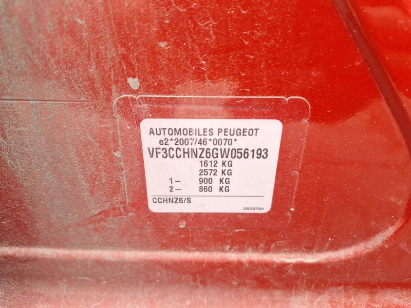 Peugeot 208 1.2 e-THP GT Line 2016 – снимка 19