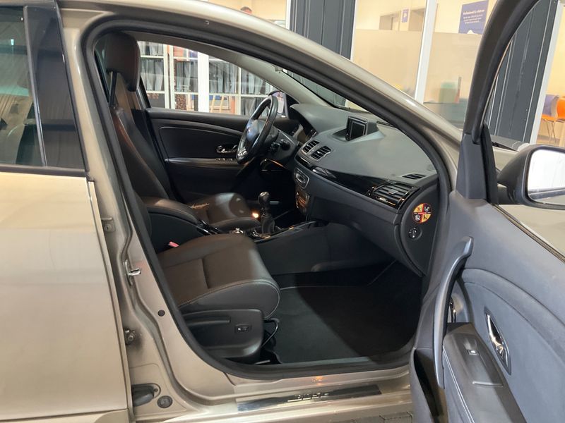 Renault Megane 1.6 dCi BOSE Edition 2013 – снимка 3
