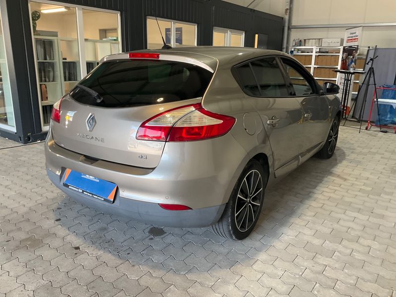 Renault Megane 1.6 dCi BOSE Edition 2013 – снимка 2