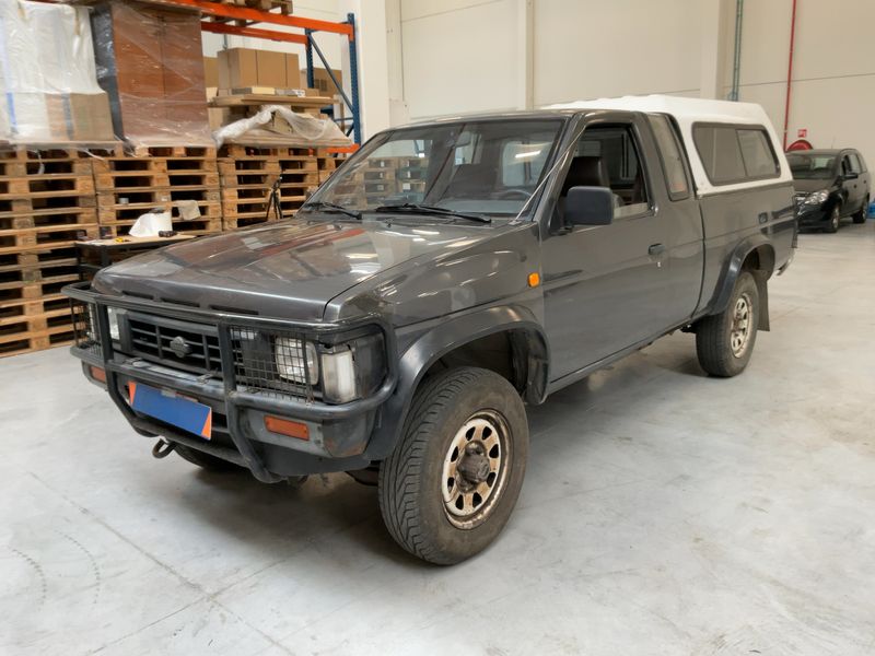 Nissan Pick-up 2.5 Diesel King Cab 4x4 1990 – снимка 1