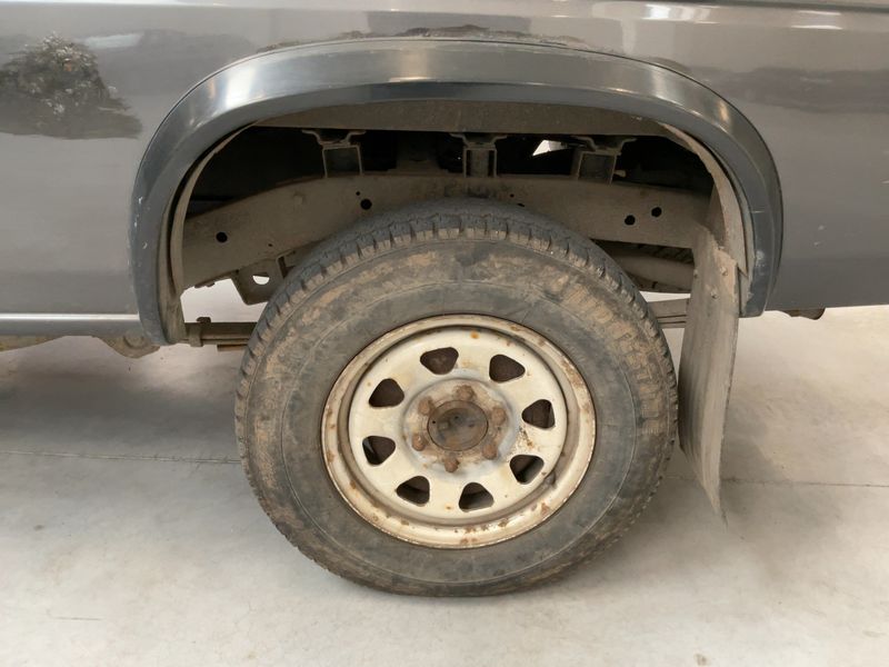 Nissan Pick-up 2.5 Diesel King Cab 4x4 1990 – снимка 5