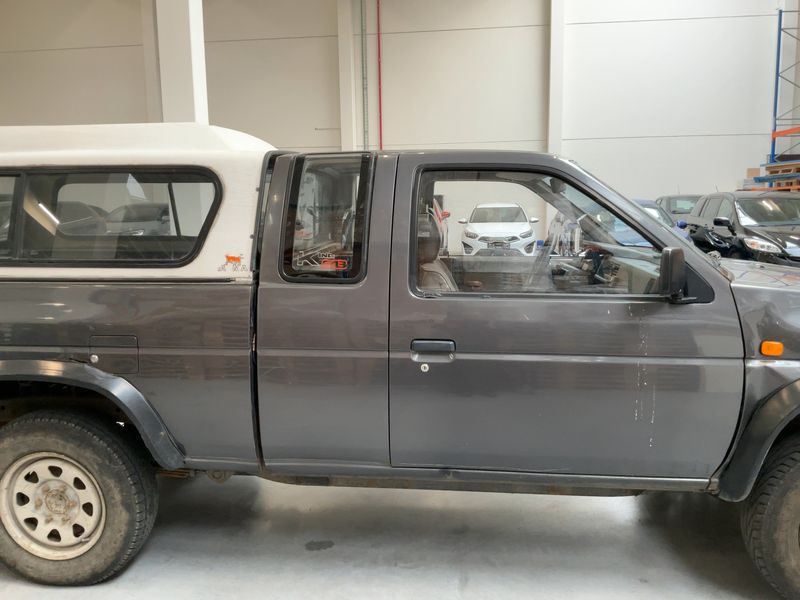 Nissan Pick-up 2.5 Diesel King Cab 4x4 1990 – снимка 10