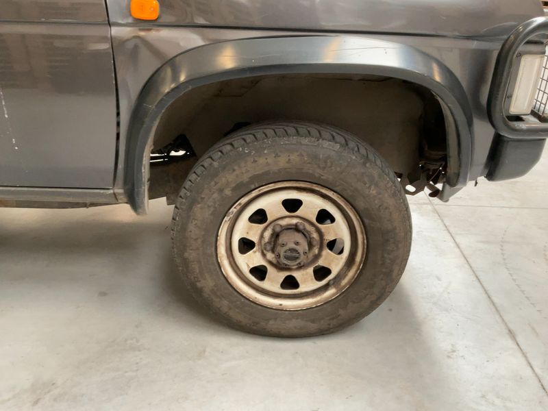 Nissan Pick-up 2.5 Diesel King Cab 4x4 1990 – снимка 11