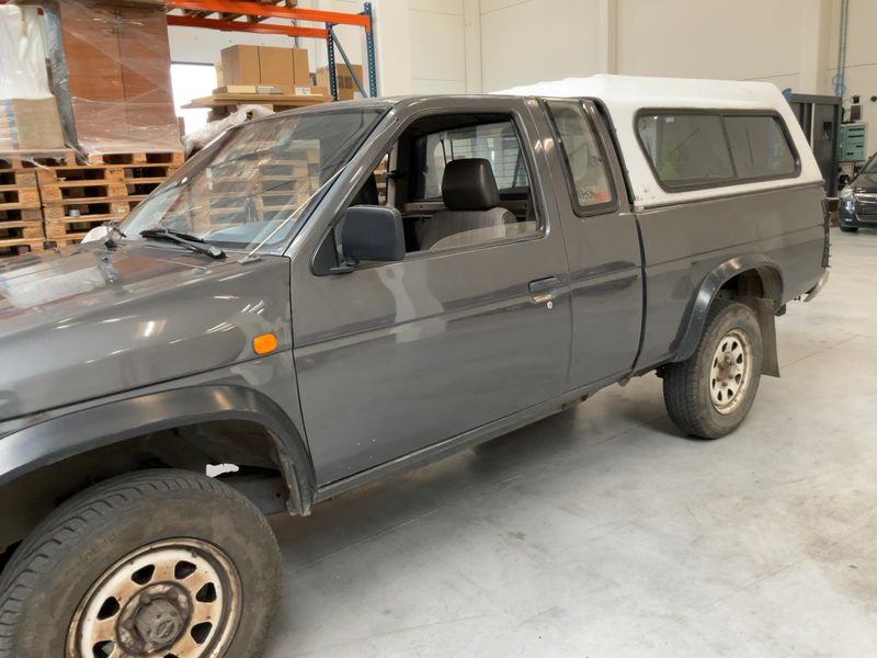 Nissan Pick-up 2.5 Diesel King Cab 4x4 1990 – снимка 2