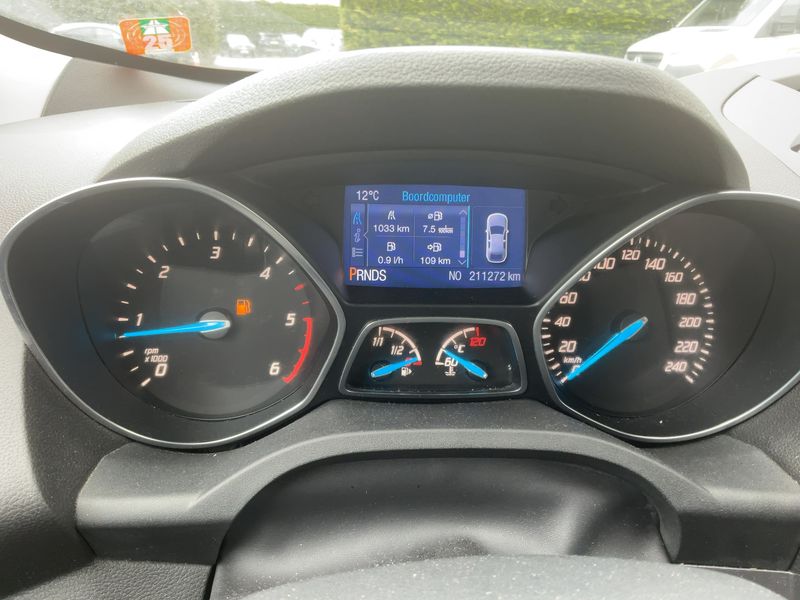 Ford Kuga 2.0 TDCi Titanium 2013 – снимка 18