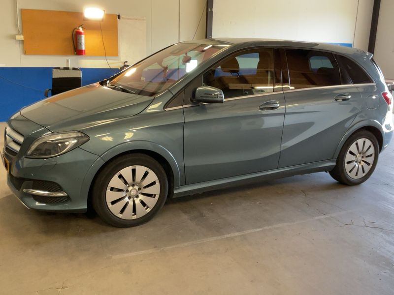 Mercedes-Benz B-Klasse B 250e Electric Drive Standard 2015 – снимка 2