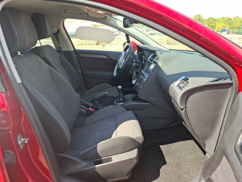 Citroen C4 1.2 PureTech Selection 2016 – снимка 10