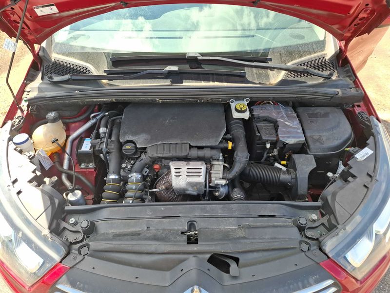 Citroen C4 1.2 PureTech Selection 2016 – снимка 8