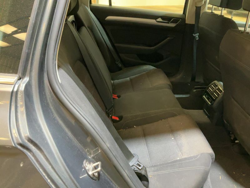 Volkswagen Passat 1.6 TDI Comfortline BlueMotion Tech 2015 – снимка 19