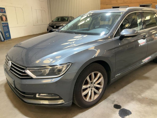 Volkswagen Passat 1.6 TDI Comfortline BlueMotion Tech 2015 – снимка на щета 2