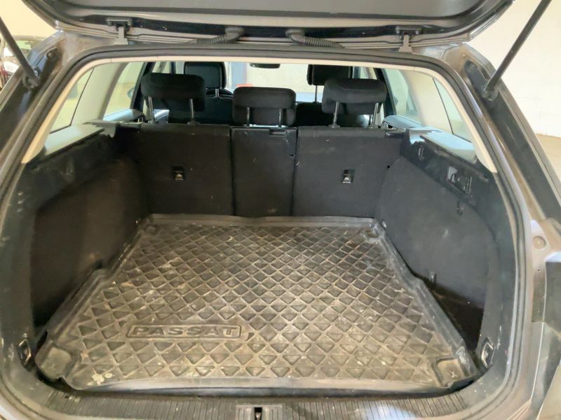 Volkswagen Passat 1.6 TDI Comfortline BlueMotion Tech 2015 – снимка 15