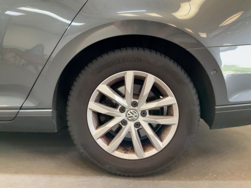Volkswagen Passat 1.6 TDI Comfortline BlueMotion Tech 2015 – снимка на щета 5