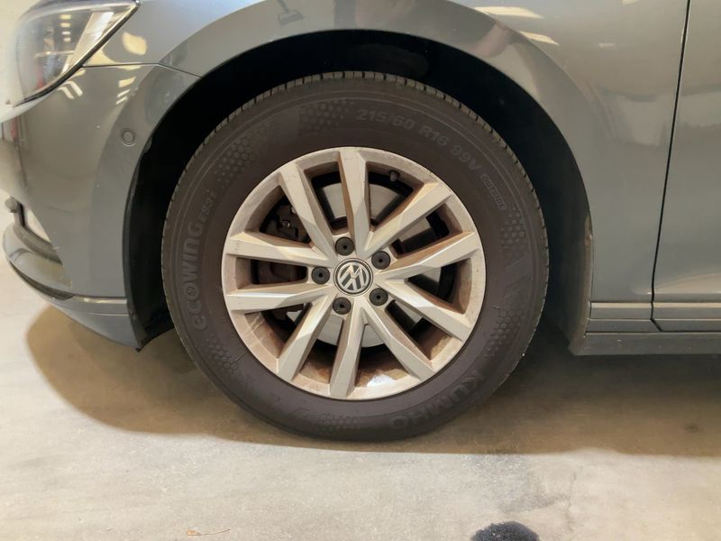 Volkswagen Passat 1.6 TDI Comfortline BlueMotion Tech 2015 – снимка на щета 3
