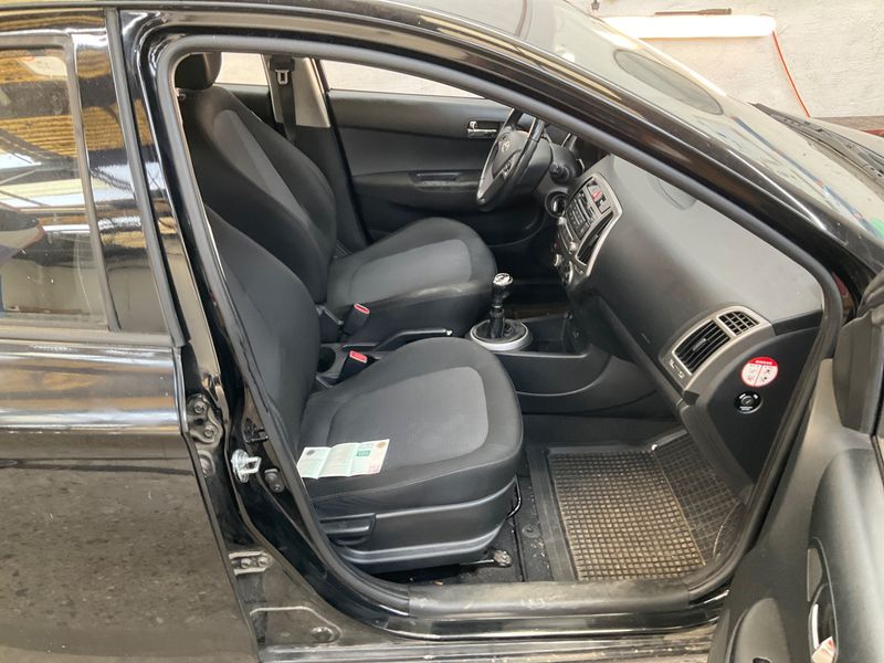Hyundai i20 1.1 CRDi 5 Star Edition 2013 – снимка 3