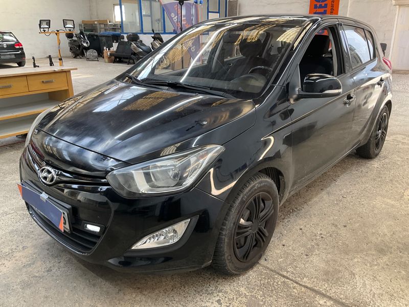 Hyundai i20 1.1 CRDi 5 Star Edition 2013 – снимка 1