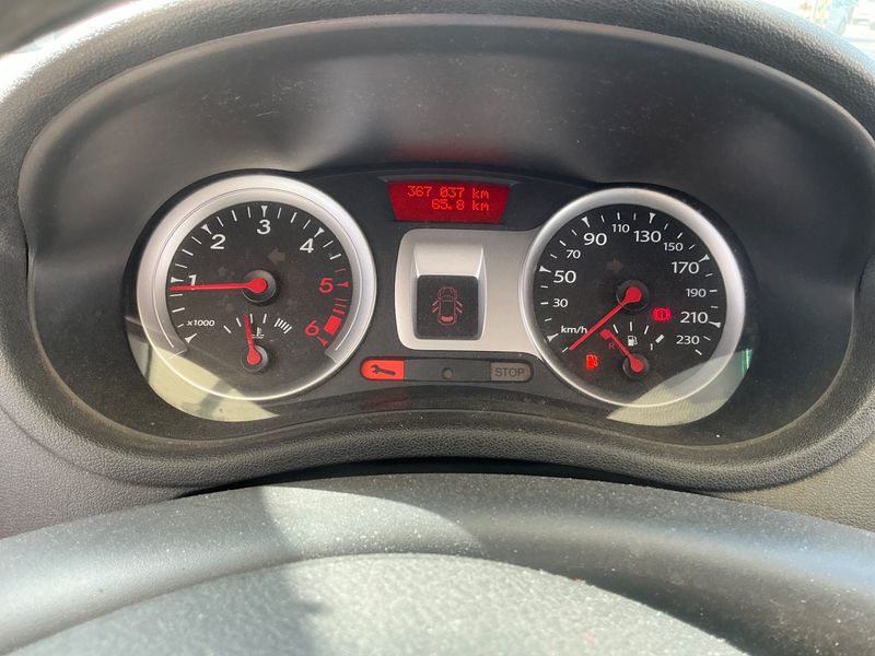 Renault Clio 1.5 dCi Expression 2010 – снимка 4