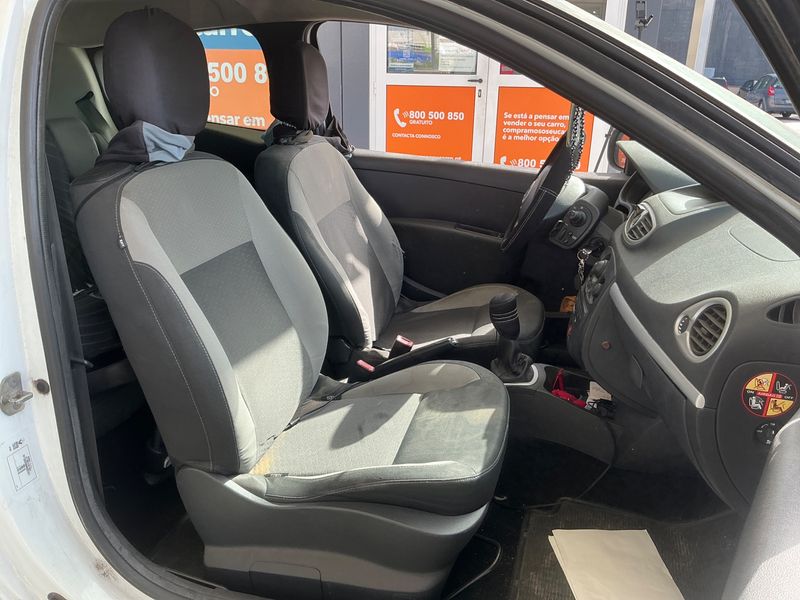 Renault Clio 1.5 dCi Expression 2010 – снимка 3