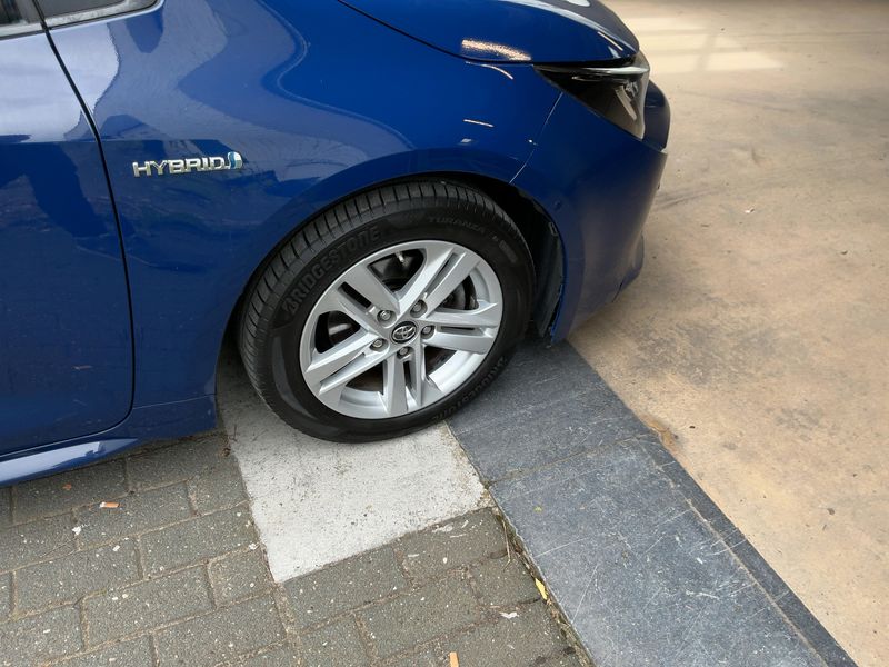 Toyota Corolla 1.8 Hybrid Style 2019 – снимка 11
